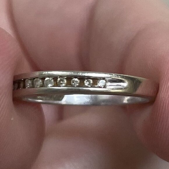 1/10 CT. T.W. Diamond Wedding Band in 10K White Gold US 7 Anniversary Engagement - Picture 8 of 8